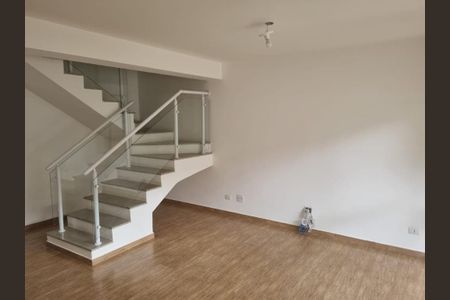 Casa à venda com 140m², 3 quartos e 2 vagasFoto 01