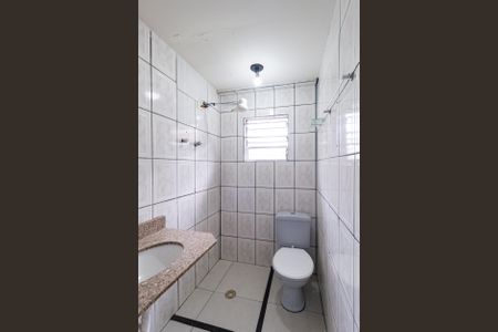 Banheiro da suíte 1 de casa para alugar com 2 quartos, 80m² em Vila Ester, Carapicuíba
