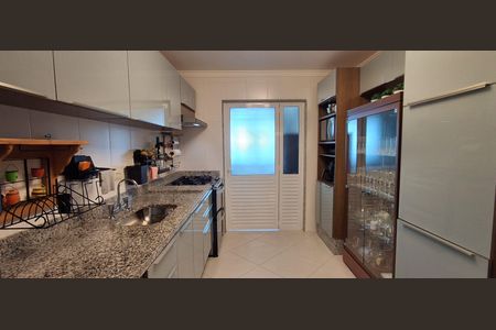 Apartamento à venda com 121m², 3 quartos e 2 vagasCozinha 