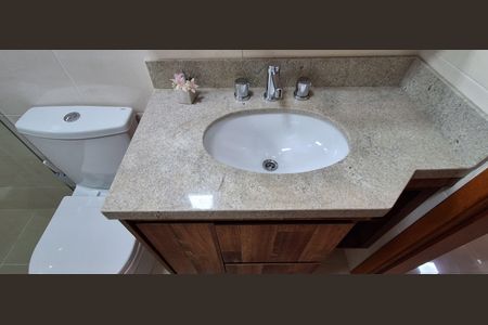 Apartamento à venda com 121m², 3 quartos e 2 vagasBanheiro Suíte 2