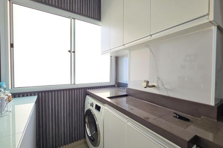 Apartamento à venda com 56m², 2 quartos e 1 vaga Apartamento à venda com 56m², 2 quartos e 1 vagaÁrea de Serviço