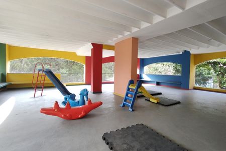 Apartamento para alugar com 65m², 2 quartos e 1 vaga Apartamento para alugar com 65m², 2 quartos e 1 vagaÁrea comum - Playground