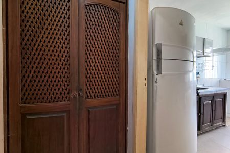 Apartamento para alugar com 65m², 2 quartos e 1 vaga Apartamento para alugar com 65m², 2 quartos e 1 vagaCozinha - Armários