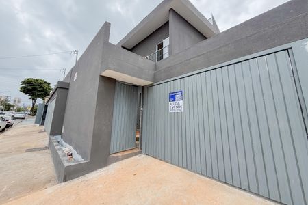 Casa à venda com 65m², 1 quarto e 2 vagas Casa à venda com 65m², 1 quarto e 2 vagasFachada + Plaquinha