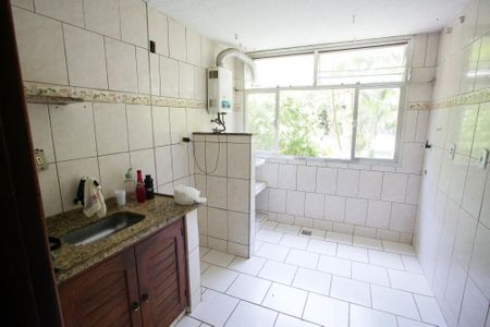 Apartamento para alugar com 56m², 2 quartos e 2 vagasCozinha