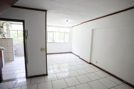 Sala de apartamento para alugar com 2 quartos, 56m² em Taquara, Rio de Janeiro