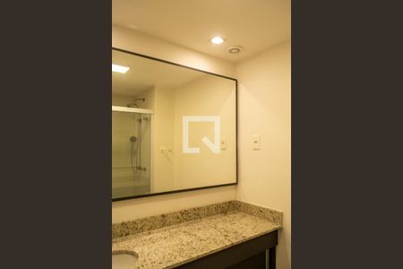Banheiro de kitnet/studio para alugar com 1 quarto, 30m² em Partenon, Porto Alegre