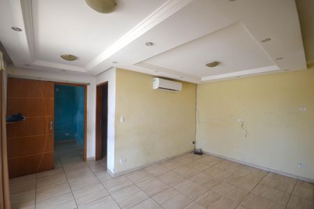 Sala de casa para alugar com 2 quartos, 90m² em Piam, Belford Roxo