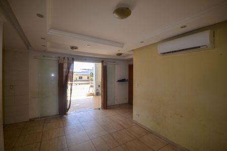 Sala de casa para alugar com 2 quartos, 90m² em Piam, Belford Roxo