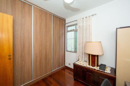 Apartamento à venda com 130m², 4 quartos e 2 vagas Apartamento à venda com 130m², 4 quartos e 2 vagasQUARTO3