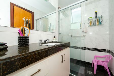 Apartamento à venda com 130m², 4 quartos e 2 vagas Apartamento à venda com 130m², 4 quartos e 2 vagasBANHEIRO1
