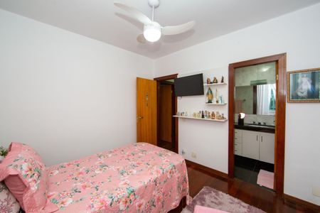 Apartamento à venda com 130m², 4 quartos e 2 vagas Apartamento à venda com 130m², 4 quartos e 2 vagasQUARTO1