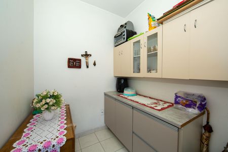 Apartamento à venda com 130m², 4 quartos e 2 vagas Apartamento à venda com 130m², 4 quartos e 2 vagasQUARTO DE EMPREGADA