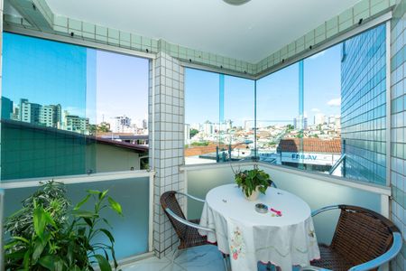 VARANDA de apartamento à venda com 4 quartos, 130m² em Caiçara-adelaide, Belo Horizonte