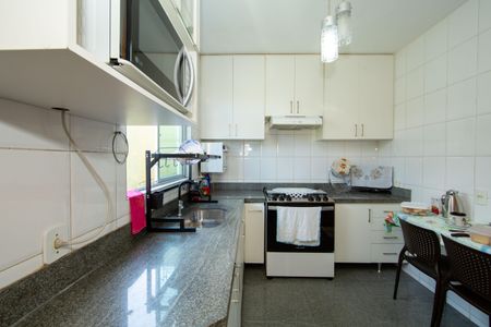 Apartamento à venda com 130m², 4 quartos e 2 vagas Apartamento à venda com 130m², 4 quartos e 2 vagasCOZINHA
