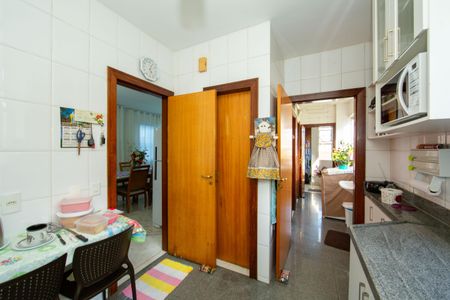 Apartamento à venda com 130m², 4 quartos e 2 vagas Apartamento à venda com 130m², 4 quartos e 2 vagasCOZINHA