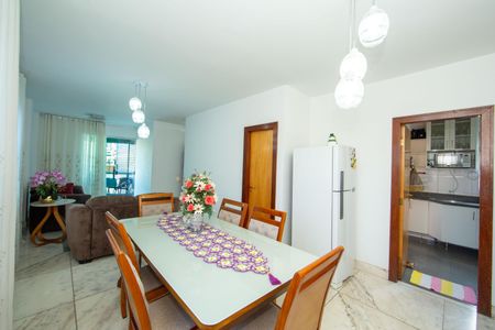 Apartamento à venda com 130m², 4 quartos e 2 vagas Apartamento à venda com 130m², 4 quartos e 2 vagasSALA