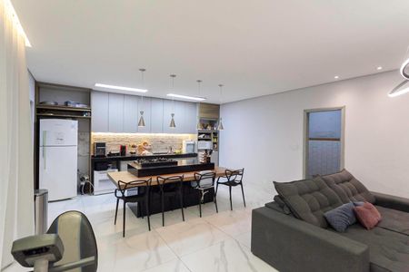 Casa à venda com 360m², 2 quartos e 3 vagasSala/Cozinha