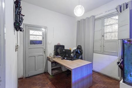 Casa à venda com 360m², 2 quartos e 3 vagasEscritório