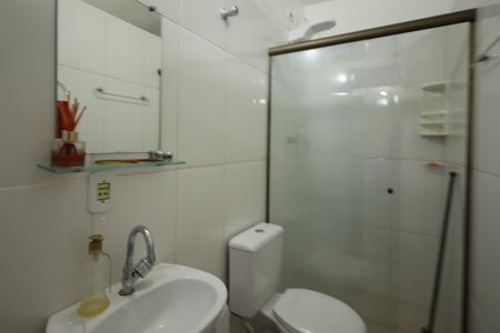 Casa à venda com 250m², 3 quartos e 5 vagasBanheiro Social 2