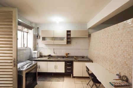 Casa à venda com 250m², 3 quartos e 5 vagasCozinha 2