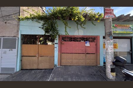 Casa à venda com 250m², 3 quartos e 5 vagasFachada Externa 