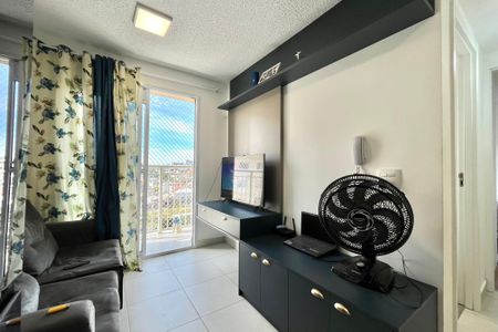 Sala de apartamento para alugar com 2 quartos, 35m² em Jardim Itacolomi, São Paulo