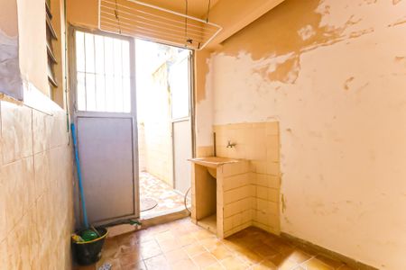 Casa para alugar com 68m², 2 quartos e 1 vagaÁrea de Serviço