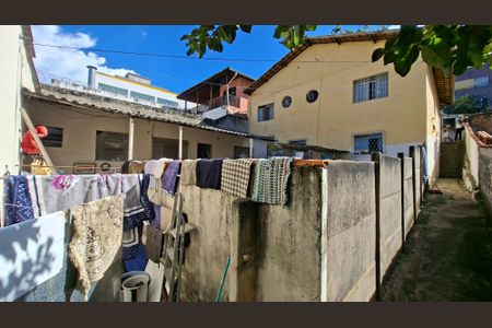 Casa à venda com 360m², 3 quartos e 2 vagas Casa à venda com 360m², 3 quartos e 2 vagasporão / 3 barracões de aluguel