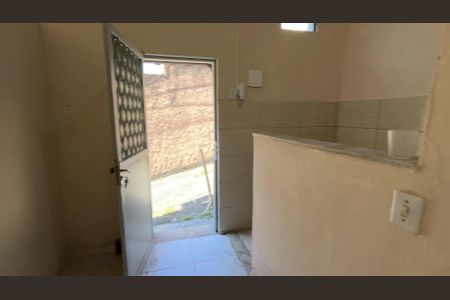 Sala de casa para alugar com 1 quarto, 20m² em Encantado, Rio de Janeiro