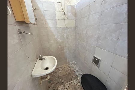 Banheiro de casa para alugar com 1 quarto, 20m² em Encantado, Rio de Janeiro