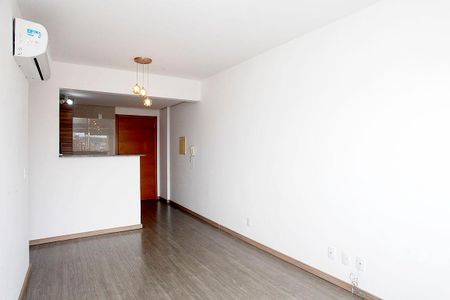 Sala de apartamento para alugar com 1 quarto, 52m² em Centro Histórico, Porto Alegre