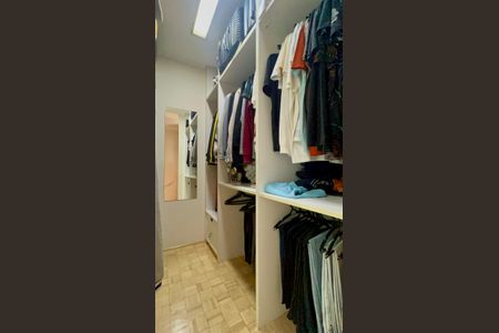 Apartamento à venda com 49m², 1 quarto e 1 vagaCloset da suíte