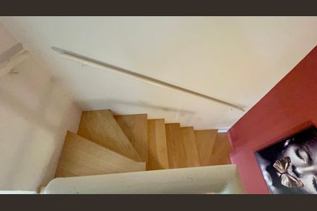 Apartamento à venda com 49m², 1 quarto e 1 vagaEscada