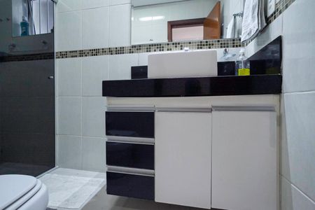 Casa à venda com 360m², 3 quartos e 3 vagasCasa 1 - Banheiro social