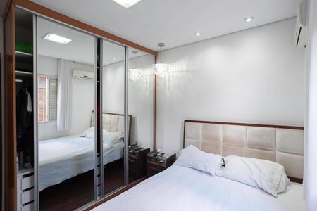 Casa à venda com 360m², 3 quartos e 3 vagasCasa 1 - Quarto 2