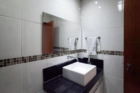 Casa à venda com 360m², 3 quartos e 3 vagasCasa 1 - Banheiro social