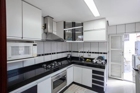 Casa à venda com 360m², 3 quartos e 3 vagasCasa 1 - Cozinha