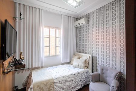 Casa à venda com 360m², 3 quartos e 3 vagasCasa 1 - Quarto 1