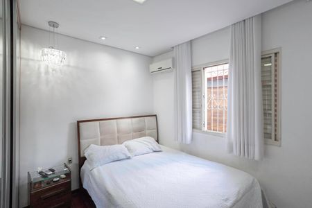Casa à venda com 360m², 3 quartos e 3 vagasCasa 1 - Quarto 2