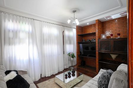 Casa à venda com 360m², 3 quartos e 3 vagasCasa 1 - Sala 2