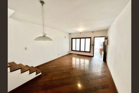 Casa à venda com 178m², 4 quartos e 1 vaga Casa à venda com 178m², 4 quartos e 1 vagaSala