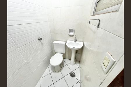 Casa à venda com 178m², 4 quartos e 1 vaga Casa à venda com 178m², 4 quartos e 1 vagaBanheiro de serviço