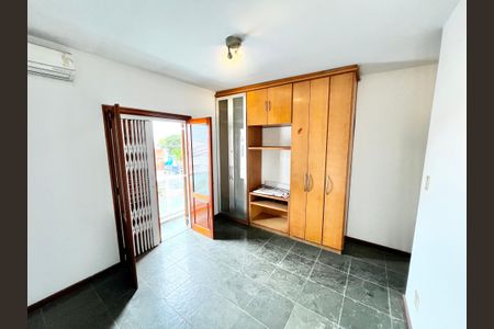Casa à venda com 178m², 4 quartos e 1 vaga Casa à venda com 178m², 4 quartos e 1 vagaQuarto 4 Suíte