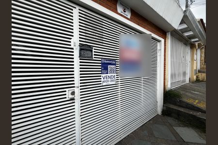 Casa à venda com 178m², 4 quartos e 1 vaga Casa à venda com 178m², 4 quartos e 1 vagaFachada/Placa