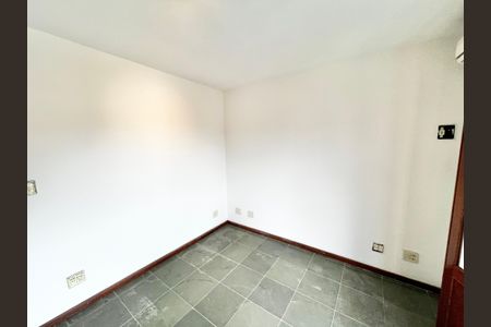 Casa à venda com 178m², 4 quartos e 1 vaga Casa à venda com 178m², 4 quartos e 1 vagaQuarto 4 Suíte