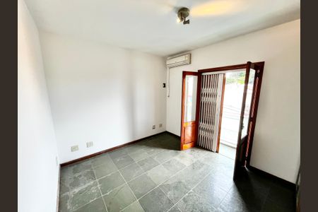 Casa à venda com 178m², 4 quartos e 1 vaga Casa à venda com 178m², 4 quartos e 1 vagaQuarto 4 Suíte