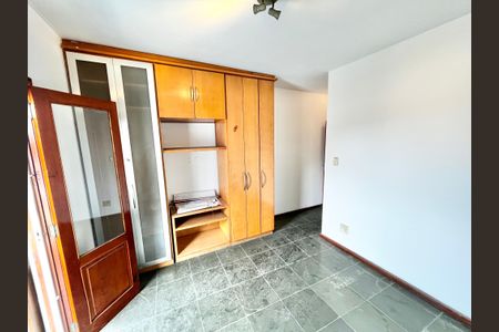 Casa à venda com 178m², 4 quartos e 1 vaga