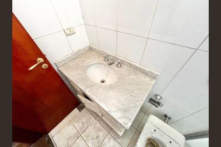 Casa à venda com 178m², 4 quartos e 1 vaga Casa à venda com 178m², 4 quartos e 1 vagaBanheiro