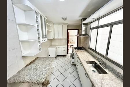 Casa à venda com 178m², 4 quartos e 1 vaga Casa à venda com 178m², 4 quartos e 1 vagaCozinha